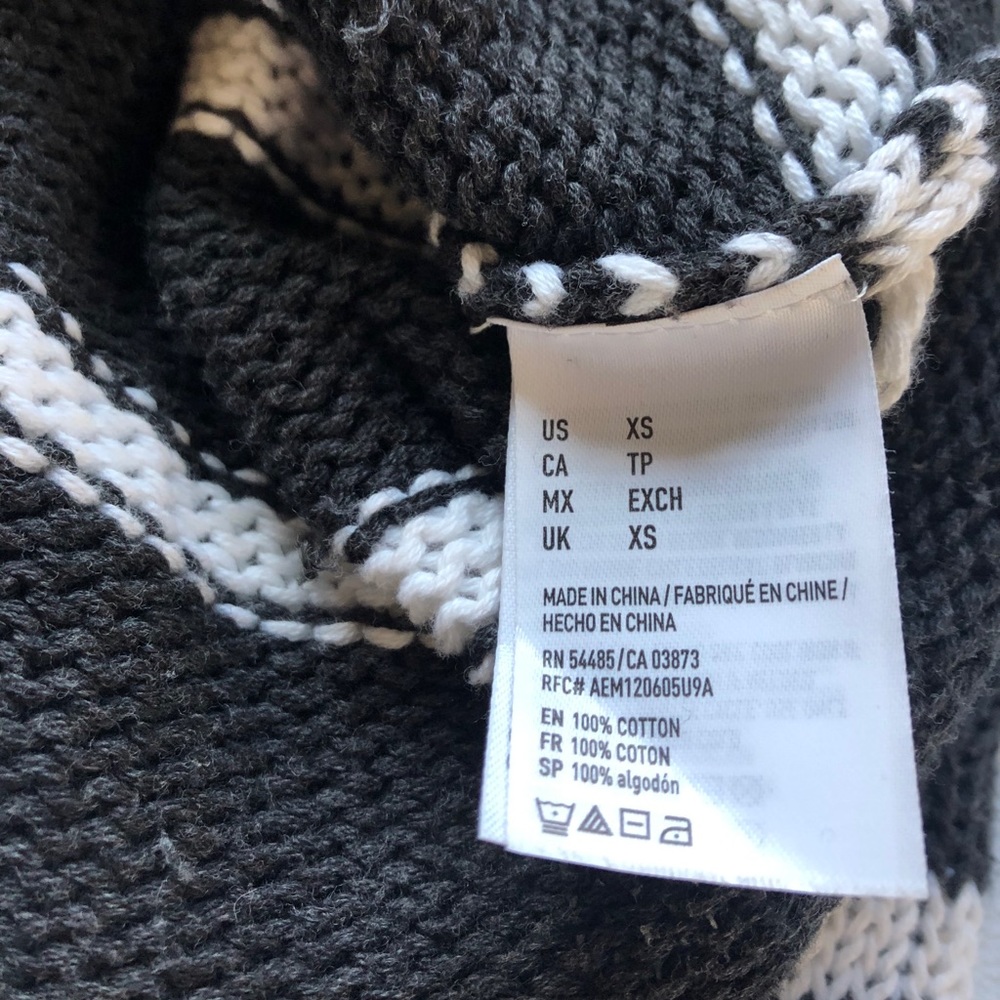 Cropped Striped Sweater - Picture 2 of 7